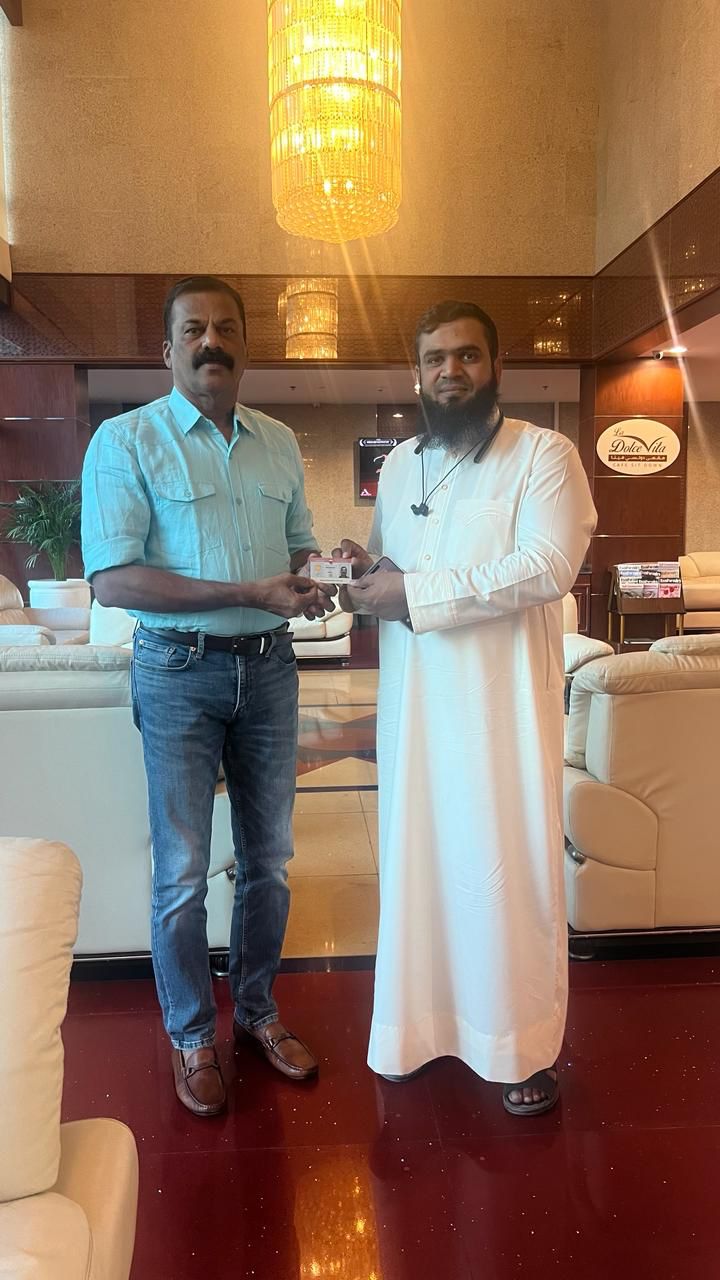 C.P. Manoj, Managing Director of Silicon IT Solutions Pvt Ltd, receives a permanent business visa from Bahraini businessman Mr. Muhammed Shahabbas in Bahrain, signifying the company's expansion into the Middle East.